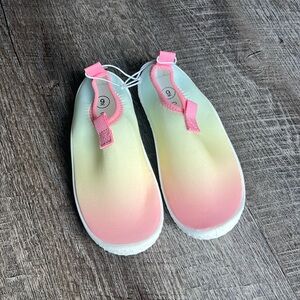 Girl swim shoes